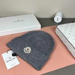 MONCLER グレー ニットビーニー
