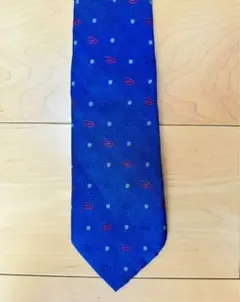 Walt Disneyサイン入りV.I.P.ゲストリレーションズのネクタイ