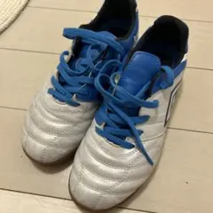 umbro インドアサッカーシューズ ホワイト/ブルーサイズ 23.5