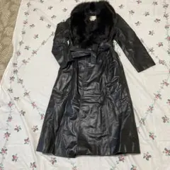 リアルファー襟付き　牛革ロングコート　黒