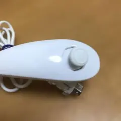 【匿名　送料無料】432-114家庭用ゲーム機　任天堂Wiiヌンチャクホワイト