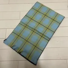 新品未使用 水色と黄緑のチェック柄マフラー 定価2800円