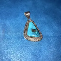 イサカピーク ターコイズ JJJ作　ナバホ族 ペンダント　キングマン　ネックレス