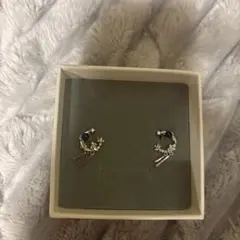 サファイア 9月 ピアス