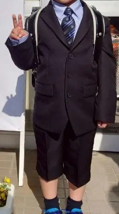 男の子　フォーマルスーツ 黒 100cm~ ネクタイ付き