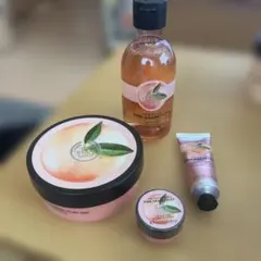 THE BODY SHOP ボディバター リップバター シャワージェル クリームのサムネイル