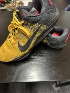 コービー11 Nike バスケットボールシューズ イエロー/ブラック/レッド