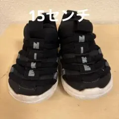 NIKE ストラップ式 ブラックスニーカー