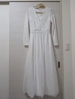 ホワイトウェディングドレス 長袖 レース装飾