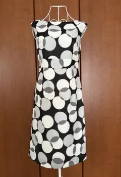 マミーナ　ノースリーブワンピース　モノクロ幾何学模様　美品