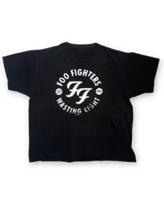 【新品未着用】FOO FIGHTERS 25ツアーTシャツ　レコードT紺L 新品未着用】FOO FIGHTERS 25ツアーTシャツ レコードT紺L - メルカリ