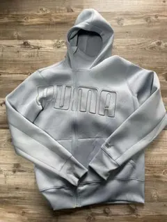 PUMA ライトブルーパーカー