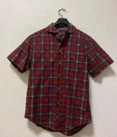 赤と青のチェック柄 半袖シャツ