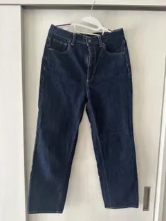 GU ハイウエストストレートジーンズ