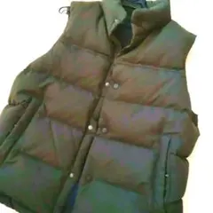 ユニクロ　ダウンベスト　オリーブグリーン　M　4　男女可