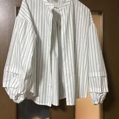 長袖ブラウス