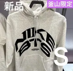 新品】BTS NIKE コラボ フーディー 韓国限定 XLサイズ - メルカリ