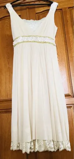 上品なシフォンパーティドレス(インナー付き)