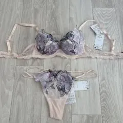 最終値下げ　Salute 花柄刺繍 ブラジャーショーツセット C65