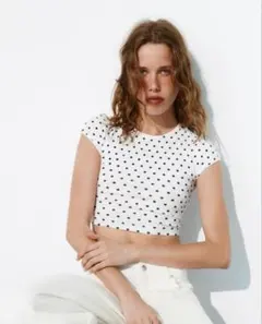 新品タグ付き★ZARA★ドット柄 クロップド丈 半袖Tシャツのサムネイル