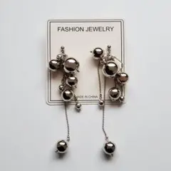 【新品未使用】シルバー ピアス ボール 球体 ドロップ 大ぶり【個性的】