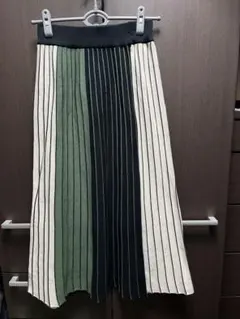 プリーツスカート 緑 黒 ストライプ