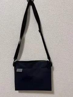 デルフォニックス サコッシュ ショルダーバッグ （ダークブルー）