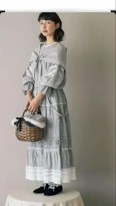 《新品未使用》kazumi✕サマンサモスモス　サス付き刺繍スカート