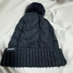 美品　エアボーンnature ケーブル編み ポンポン付き