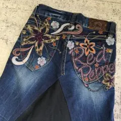 Red Pepper 刺繍入りフレアスカート