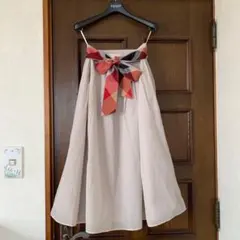 ブルーレーベルクレストブリッジ ロングシフォンスカート チェック 赤リボンベルトのサムネイル