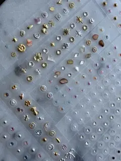 【3/31までSALE】ランダム耳つぼジュエリー《金アレ対応・金粒使用》100粒