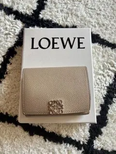 新品未使用 現行 LOEWE ロエベ トライフォールドウォレット サンド 財布 LOEWE（ロエベ） 三つ折り財布 TRIFOLD トライフォールド C565TR2X06