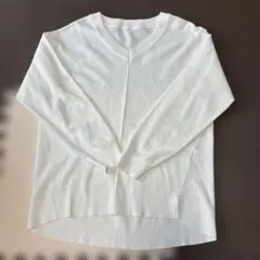 ホワイト Vネック 長袖