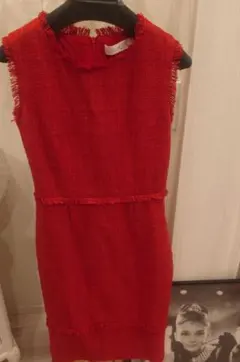 赤いノースリーブワンピース フリンジデザイン
