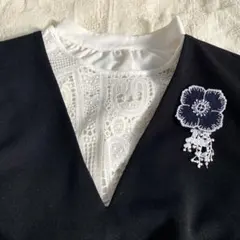 ミナペルホネン アネモネBKブローチ レースチャーム付き