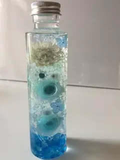 ラク♡ライトブルーローズとシルバーデイジーのハーバリウム＃６