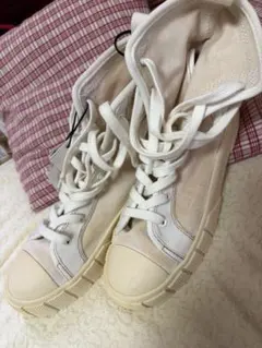 ZARA ホワイト ハイカットスニーカー