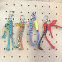 パラコード チャーム　キーホルダー　スマホストラップ　ハンドメイド　グミ