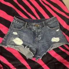 CECI L McBEE ダメージデニムショートパンツ M