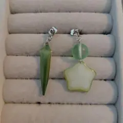 ハンドメイド オクラモチーフ　ピアス