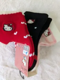 ハローキティ 靴下 クルー丈　9〜15cm 3足セット　バースデイ　刺繍　キティ