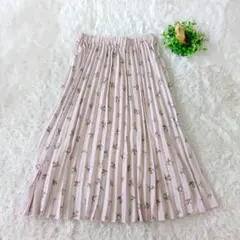 earth 膝丈スカート 花柄 ピンクベージュ ひざ丈　プリーツ F　総柄のサムネイル