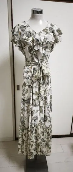 ペイズリー柄フリルマキシドレス