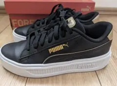 PUMA ブラック ゴールド スニーカー