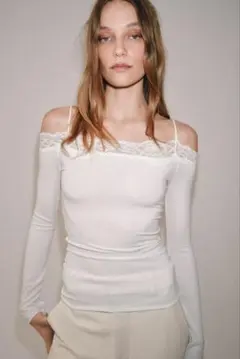 ZARA オフショルダーTシャツ