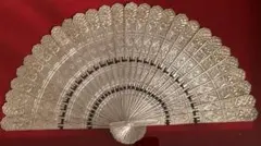 バリ島職人の手彫りの銀の扇子 - メルカリ