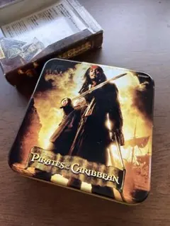 パイレーツオブカリビアン　ジャックスパロウ　缶ケース　中身なし　ディズニーランド
