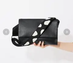 ★新品未使用★ イアパピヨネ  earPAPILLONNER  ボディバッグ ear PAPILLONNER - 新品未使用 イアパピヨネ 撥水ショルダー