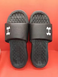 UNDER ARMOUR スポーツサンダル ブラック 26cmのサムネイル